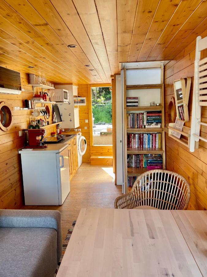 Houseboat Ginger Prague Hotel ภายนอก รูปภาพ