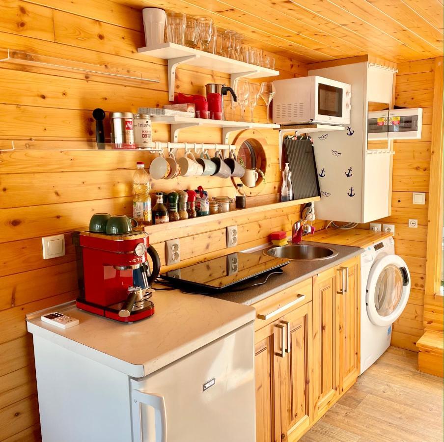 Houseboat Ginger Prague Hotel ภายนอก รูปภาพ