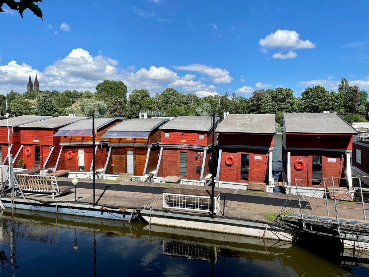 Houseboat Ginger Prague Hotel ภายนอก รูปภาพ
