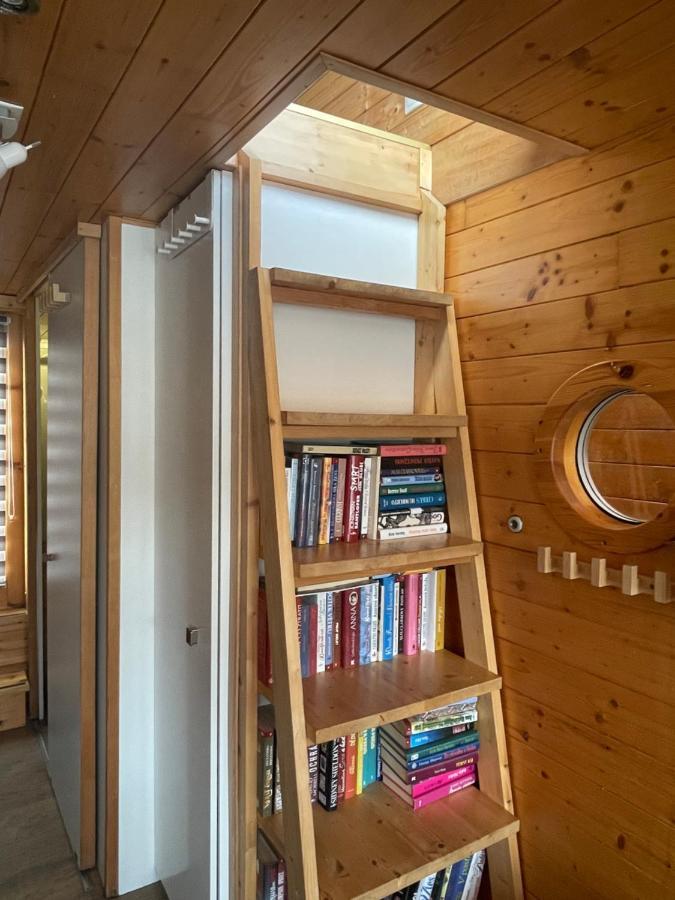 Houseboat Ginger Prague Hotel ภายนอก รูปภาพ